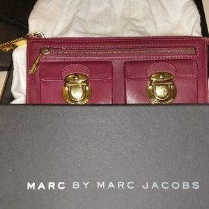 Used Marc Jacobs push lock wallet/clutch